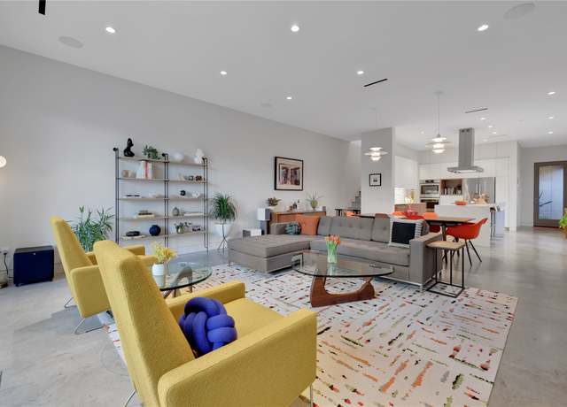 Property at 1136 Aurora St, Houston, TX 77009, 3 beds, 2.5 baths