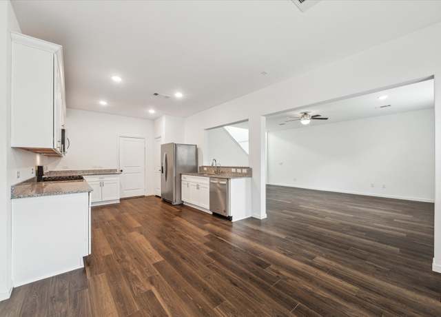 Property at 10122 Clearwick St, Houston, TX 77034, 4 beds, 2.5 baths