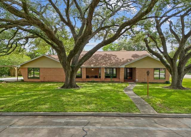 Property at 1613 S Hood St, Alvin, TX 77511, 3 beds, 2 baths