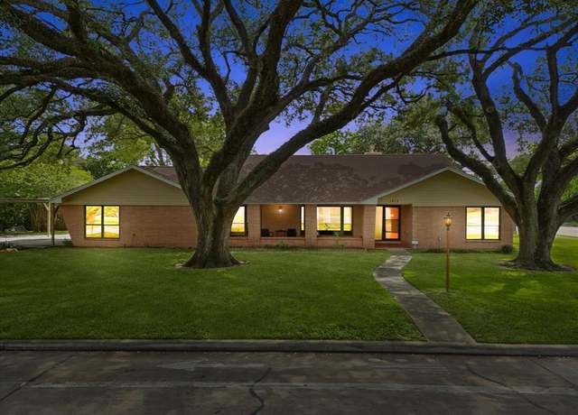 Property at 1613 S Hood St, Alvin, TX 77511, 3 beds, 2 baths