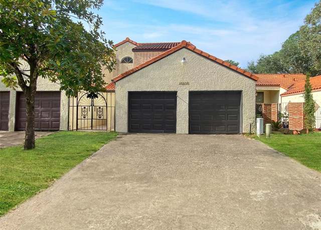 Property at 16235 Golf Club Dr, Crosby, TX 77532, 3 beds, 2.5 baths