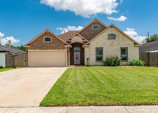 Property at 1228 Bernard St, Pasadena, TX 77506, 4 beds, 2 baths