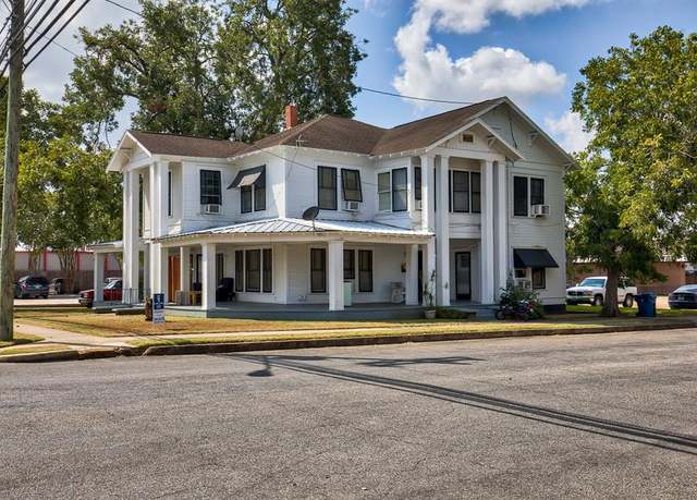 Property at 158 E Colorado, La Grange, TX 78945, 8 beds, 6.5 baths