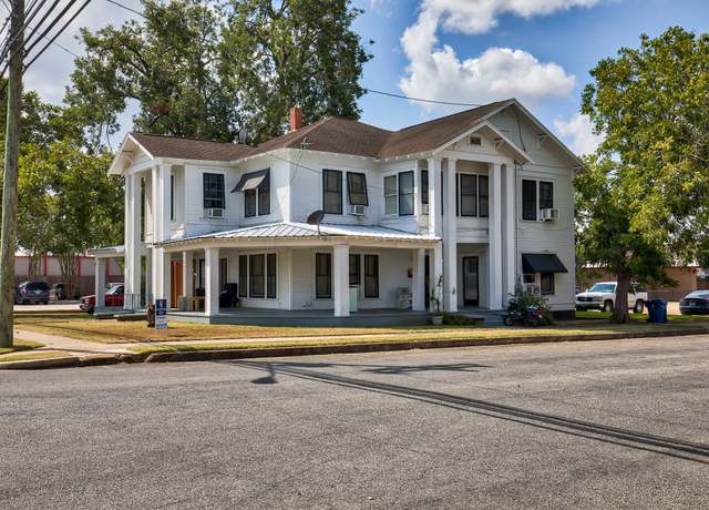 Property at 158 E Colorado, La Grange, TX 78945, 8 beds, 6.5 baths