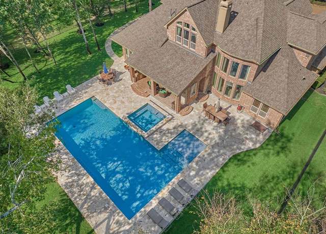 Property at 121 Elk Trace Pkwy, Montgomery, TX 77316, 5 beds, 4.5 baths