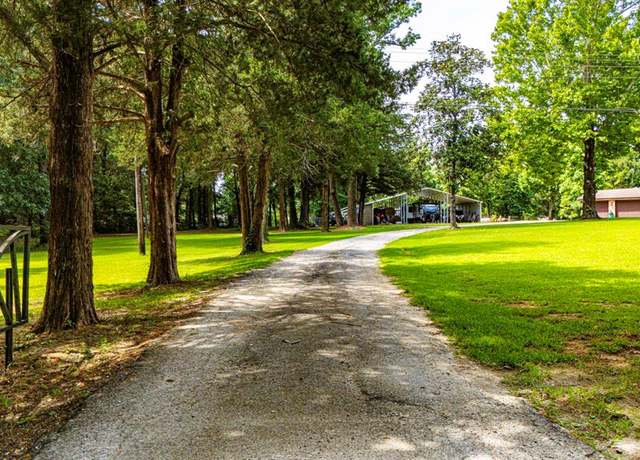Property at 6462 US Highway 190 E, Livingston, TX 77351, 3 beds, 3 baths