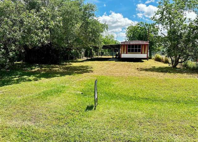 Property at 209 Osage St, Refugio, TX 78377, 2 beds, 1 bath