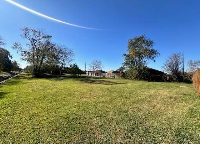 Property at 2530 Burgundy Pl, Beaumont, TX 77705