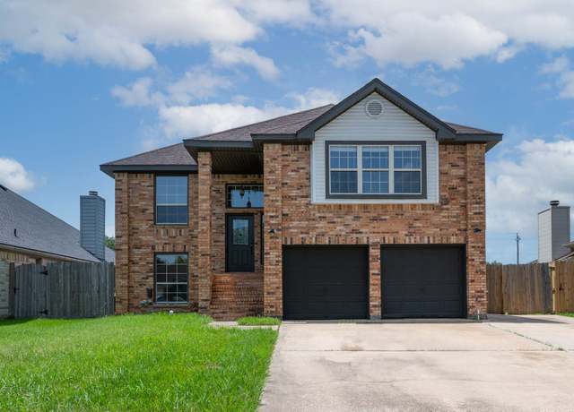 Property at 238 Almond Dr, Lake Jackson, TX 77566, 3 beds, 2 baths