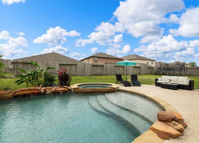 Property at 183 Meadow Grove Dr, Conroe, TX 77384, 5 beds, 3.5 baths