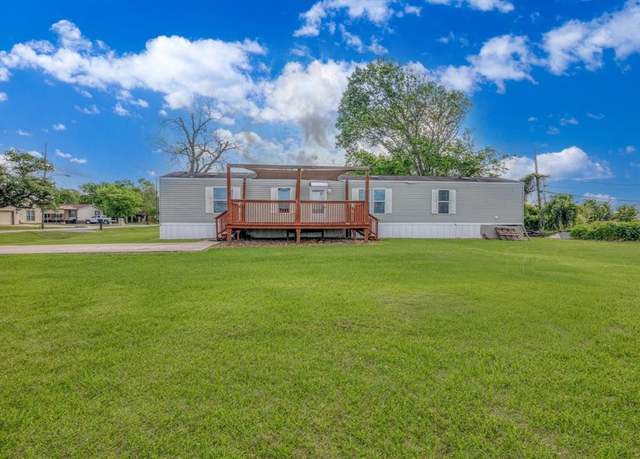 Property at 845 Wade St, Clute, TX 77531, 3 beds, 2 baths