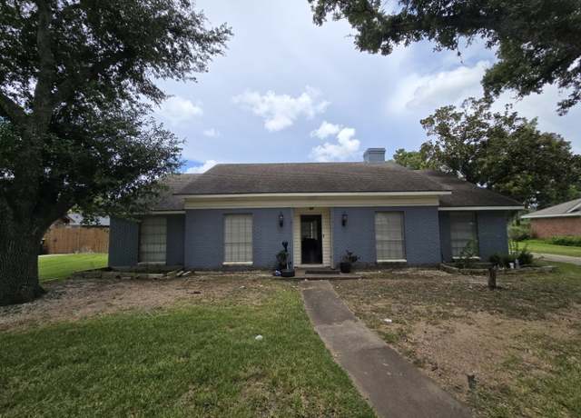 Property at 1824 Laurel Oaks Dr, Richmond, TX 77469, 5 beds, 3.5 baths