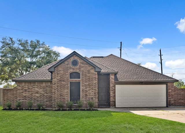 Property at 7106 Hopi St, Baytown, TX 77521, 3 beds, 2 baths