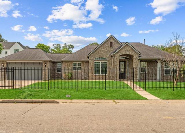 Property at 929 Oak St, Houston, TX 77018, 5 beds, 3.5 baths