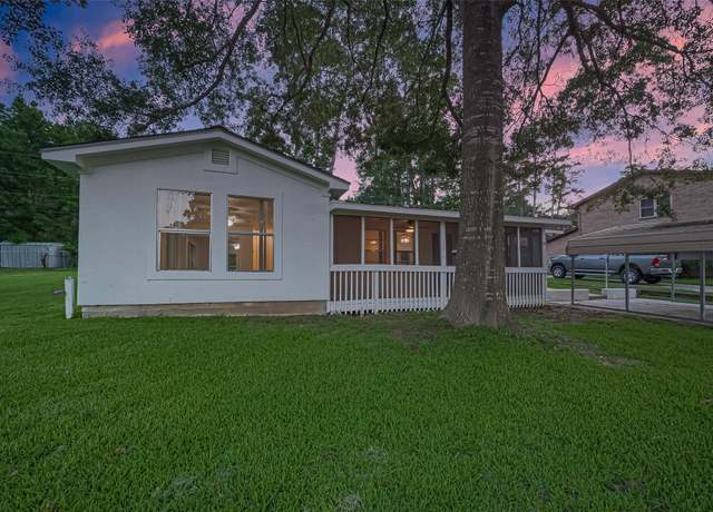 Property at 1372 W Pine Lake Cir, Conroe, TX 77316, 2 beds, 2 baths