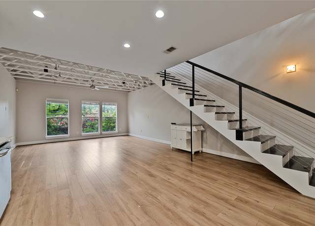 Property at 1616 Elgin St #11, Houston, TX 77004, 2 beds, 1.5 baths