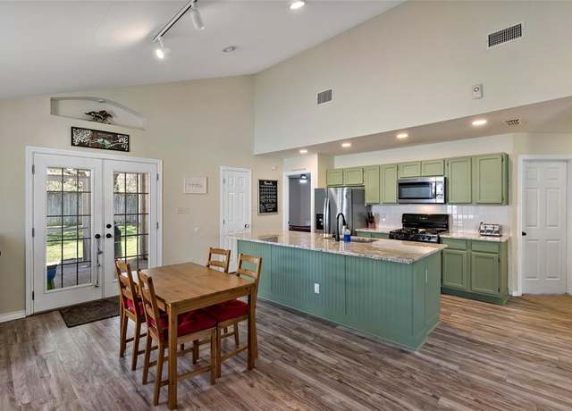 Property at 2113 Echols St, Bryan, TX 77801, 3 beds, 2 baths