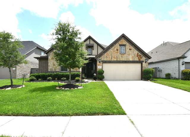 Property at 14011 Lago Creek Ct, Rosharon, TX 77583, 4 beds, 2.5 baths