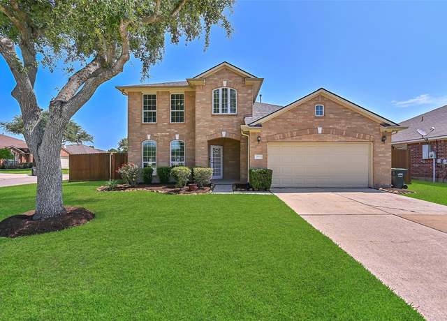 Property at 2971 Winter Berry Ct, Pearland, TX 77581, 4 beds, 2.5 baths