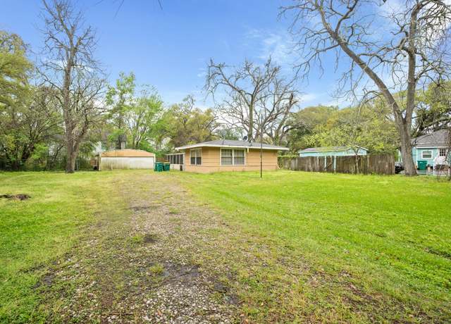 Property at 1306 Laurel St, La Marque, TX 77568, 3 beds, 1 bath