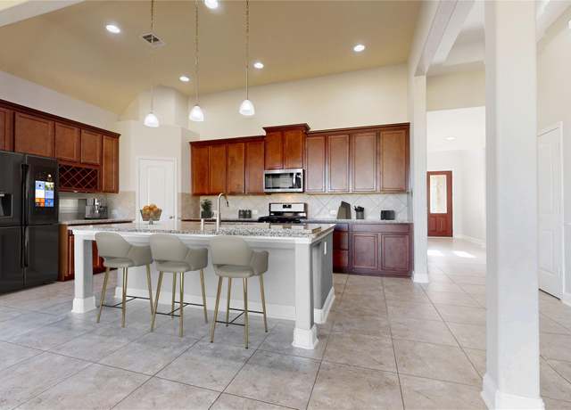 Property at 2135 Llerena Ln, League City, TX 77573, 5 beds, 3 baths