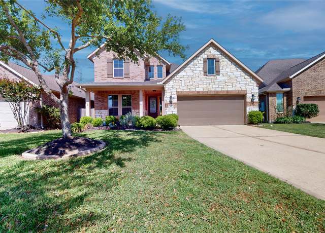 Property at 2135 Llerena Ln, League City, TX 77573, 5 beds, 3 baths