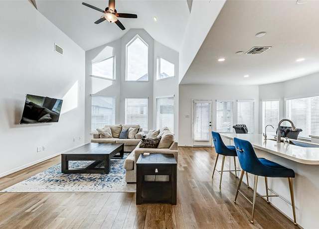 Property at 30715 Parkside Passage Dr, Fulshear, TX 77441, 5 beds, 4.5 baths