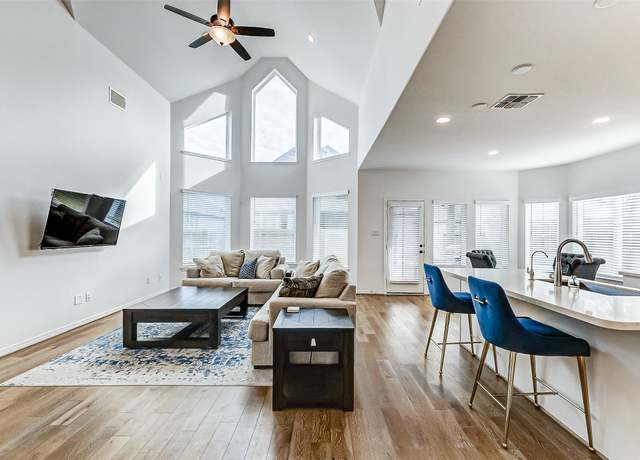 Property at 30715 Parkside Passage Dr, Fulshear, TX 77441, 5 beds, 4.5 baths