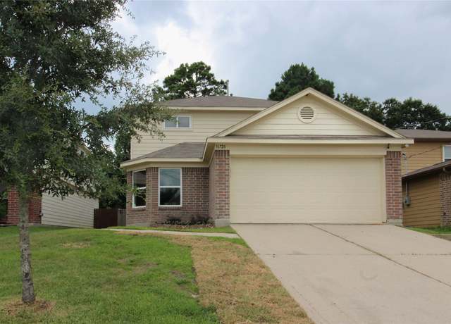 Property at 16726 Warbler Dr, Conroe, TX 77385, 5 beds, 3 baths