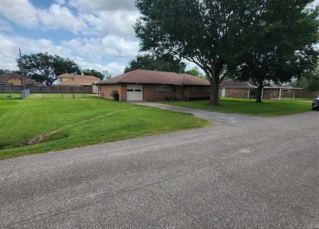 Property at 3625 Whatley Dr, Deer Park, TX 77536, 3 beds, 2 baths