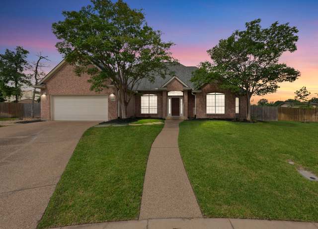 Property at 2100 Williams Glen Dr, Bryan, TX 77808, 4 beds, 2.5 baths