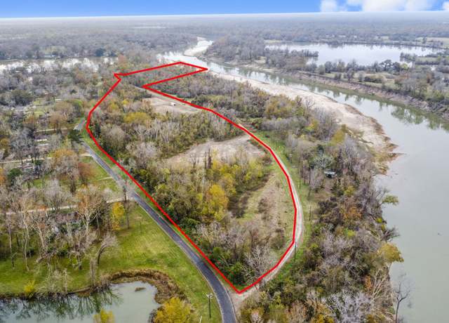 Property at 435 River Rd S, Livingston, TX 77351