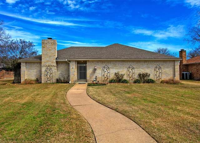 Property at 1509 Brook Hollow Dr, Bryan, TX 77802, 4 beds, 2.5 baths