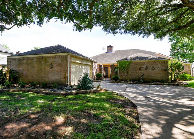 Property at 3915 Pleasant Valley Dr, Missouri City, TX 77459, 4 beds, 2.5 baths