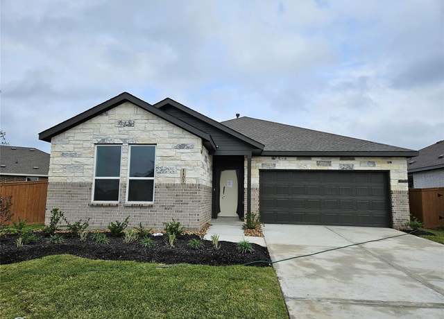 Property at 415 Robin St, Angleton, TX 77515, 4 beds, 2 baths