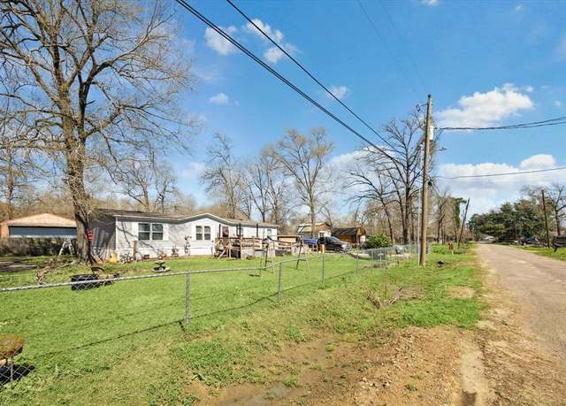 Property at 205 E Sherwood Dr, Livingston, TX 77351, 4 beds, 2 baths