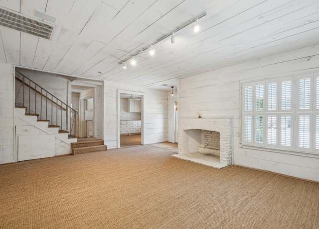 Property at 2025 W Alabama St, Houston, TX 77098, 1 bed, 1.5 baths