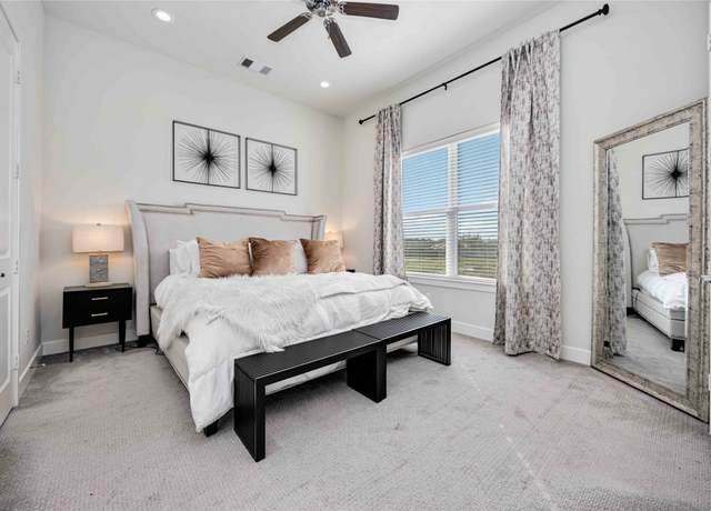 Property at 108 Knightsbridge Park Ln, Houston, TX 77018, 3 beds, 2.5 baths