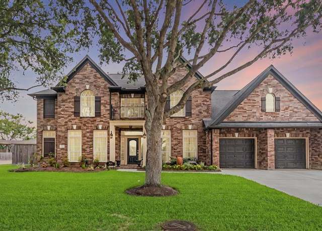 Property at 1886 Pampas Trail Dr Dr, Friendswood, TX 77546, 5 beds, 3.5 baths
