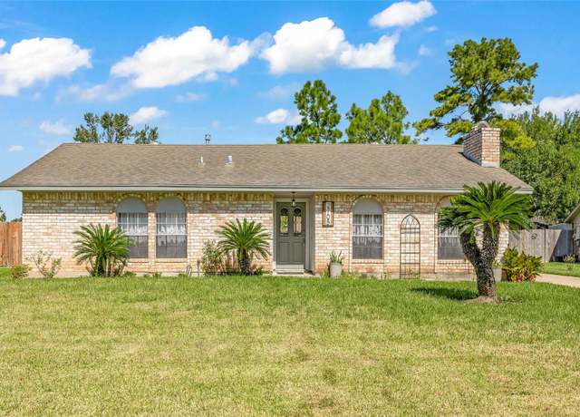 Property at 2705 Parrott Ave, Rosenberg, TX 77471, 3 beds, 2 baths