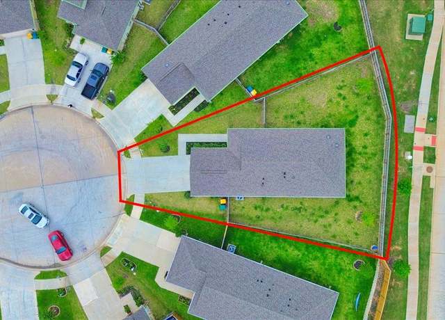 Property at 2051 W Darlington Oak Ct, Conroe, TX 77304, 3 beds, 2 baths