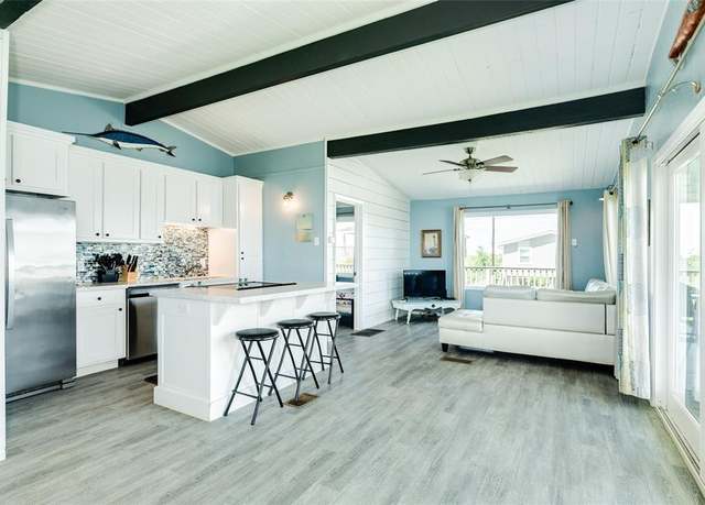 Property at 4022 San Jacinto Dr, Galveston, TX 77554, 2 beds, 1 bath