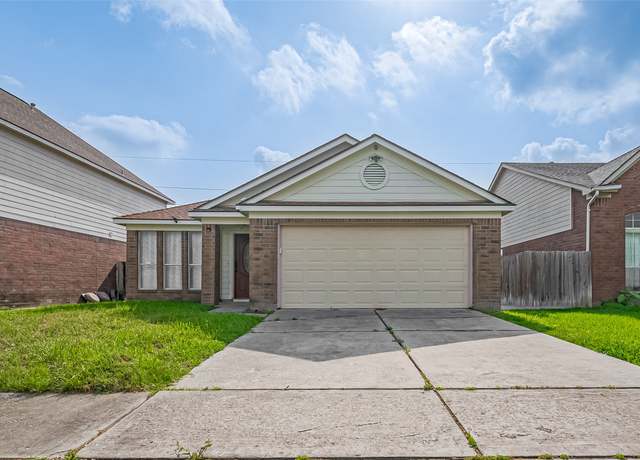 Property at 10834 O Mally Dr, Houston, TX 77067, 8 beds, 3 baths