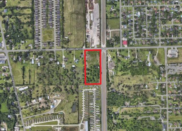 Property at 2020 E Wallisville Rd, Highlands, TX 77562