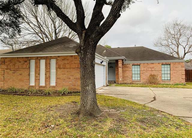 Property at 223 Kings Way, Stafford, TX 77477, 3 beds, 2 baths
