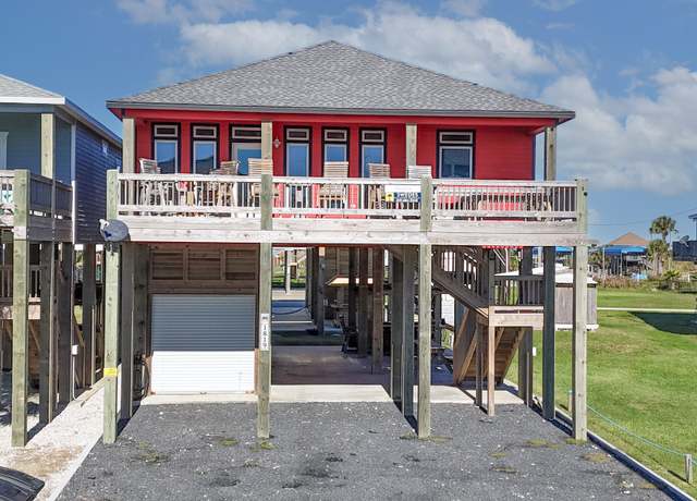 Property at 1819 Redfish Ln, Crystal Beach, TX 77650, 3 beds, 3 baths