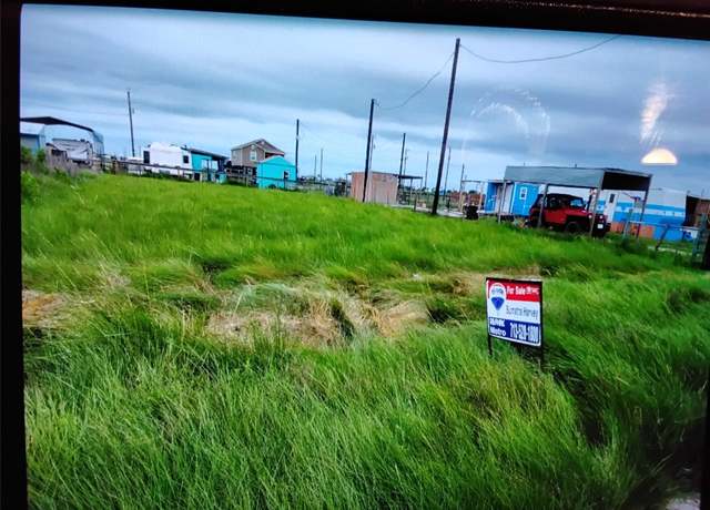 Property at 355 Mariposa St, Sargent, TX 77414