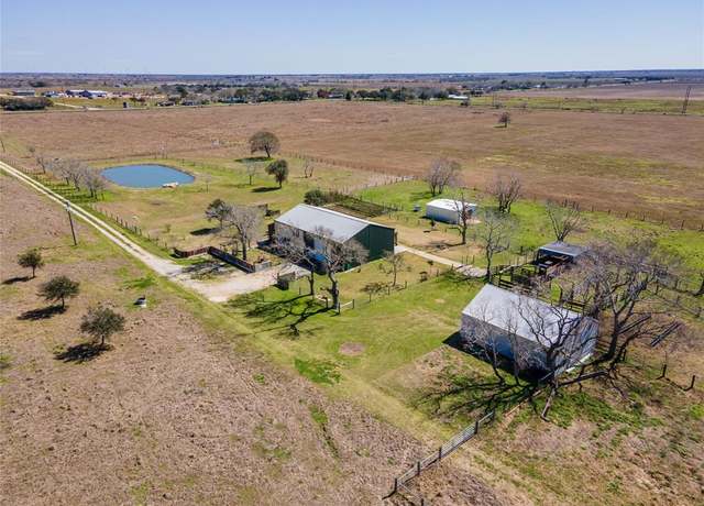 Property at 2992 S State Hwy 71, El Campo, TX 77437, 3 beds, 2 baths