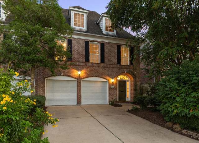 Property at 5563 Beverlyhill St, Houston, TX 77056, 3 beds, 2.5 baths
