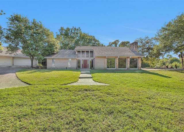 Property at 3000 Titleist Dr, Spring, TX 77373, 3 beds, 2 baths